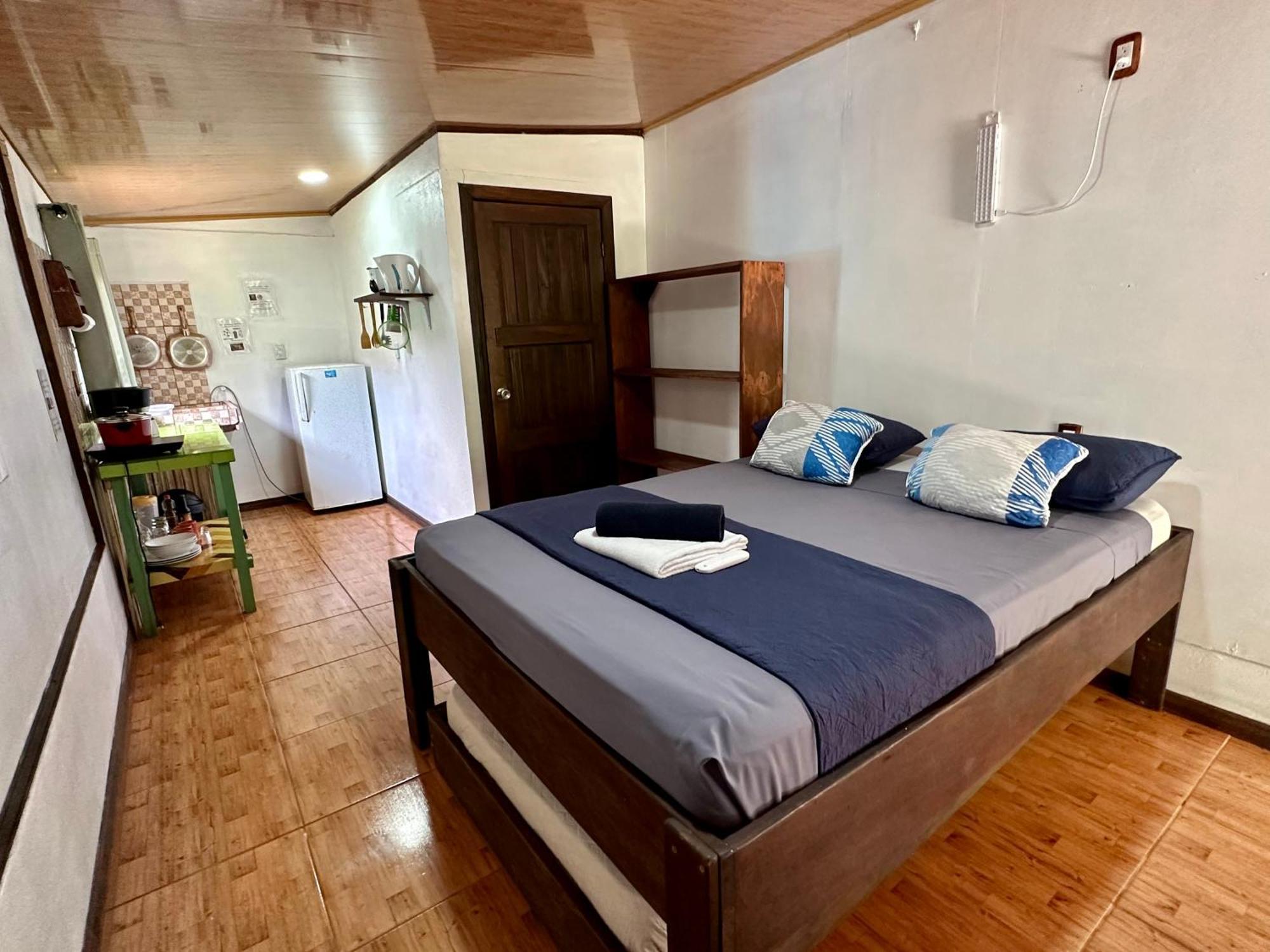 Апартаменты Caribbean View Тортугеро Экстерьер фото